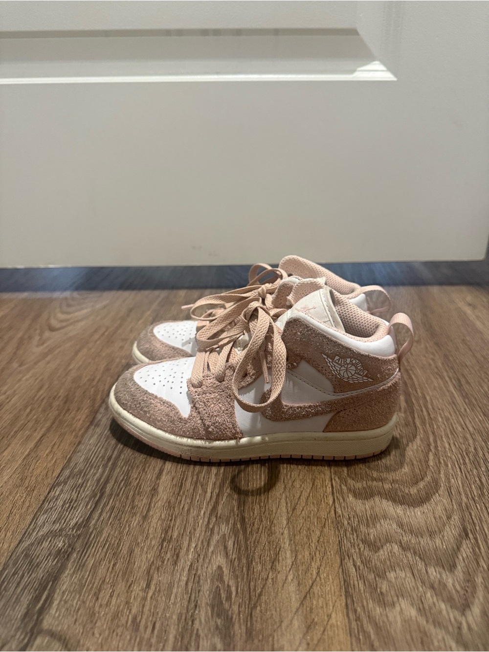 Nike-Jordan Kids High-Top Sneakers in Blush Pink and White